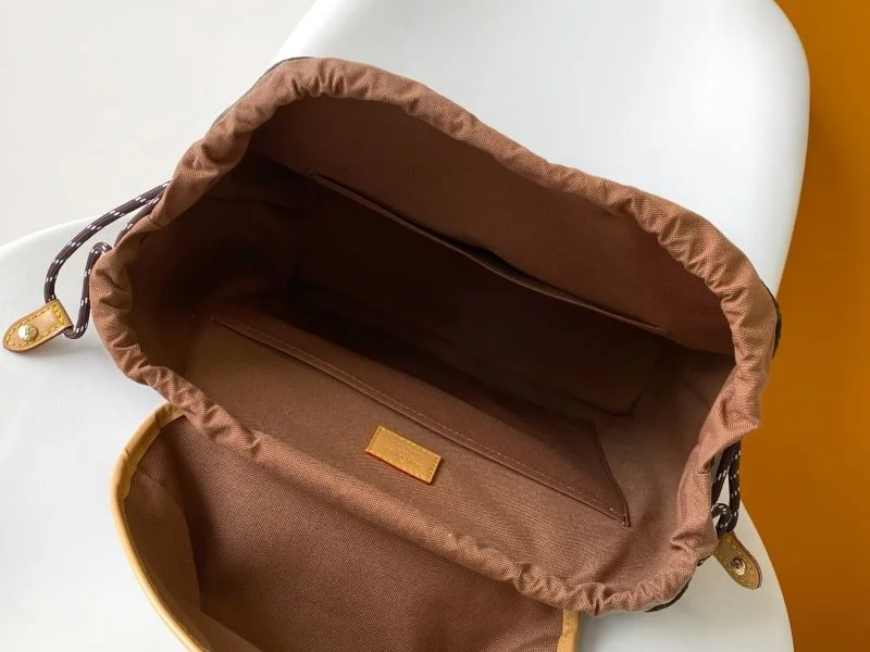 Louis Vuitton Backpacks Sporty 43115