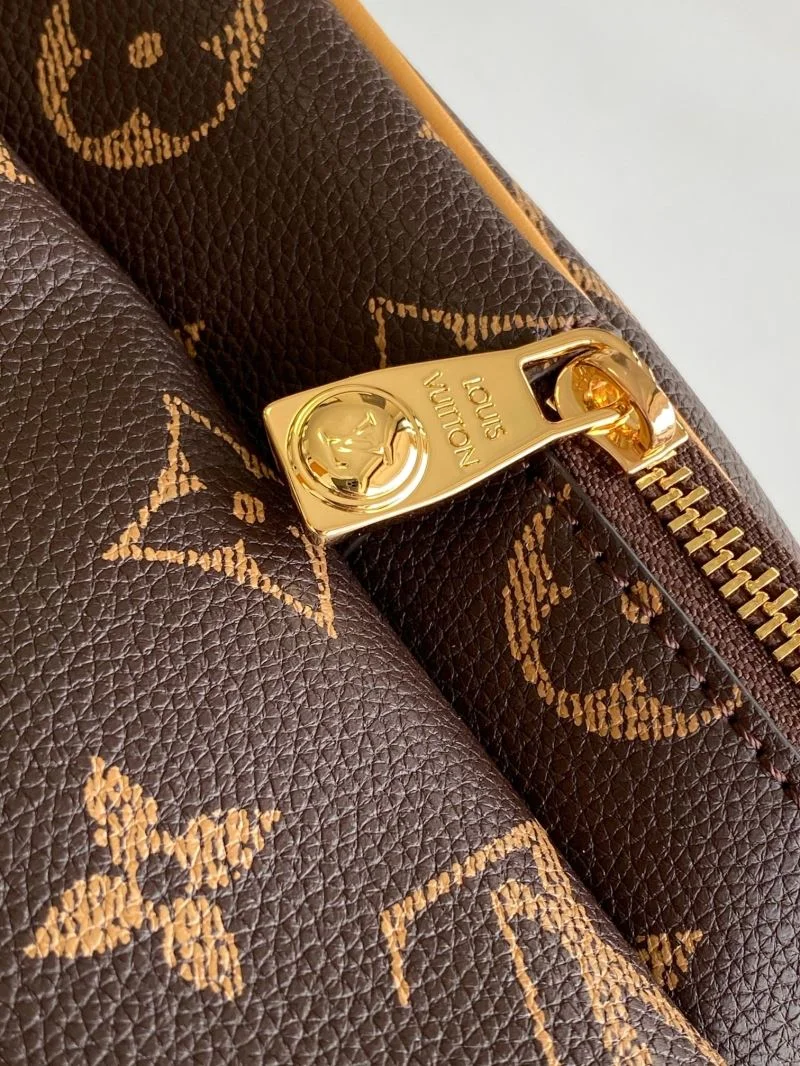 Louis Vuitton Backpacks StreetReady 43118