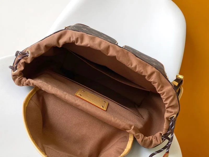 Louis Vuitton Backpacks StreetReady 43118