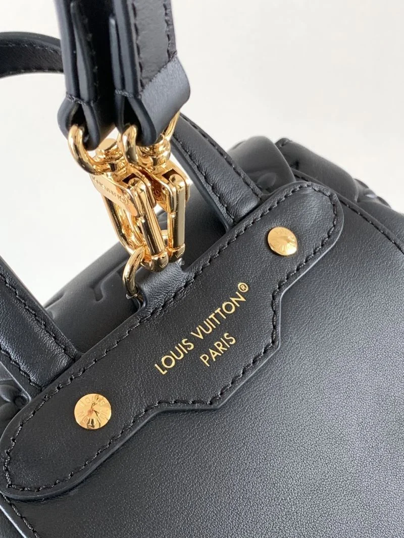 Louis Vuitton Backpacks Supportive 43092
