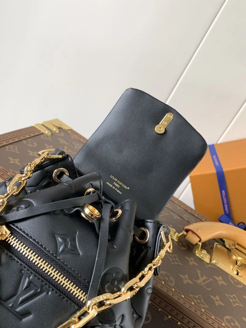 Louis Vuitton Backpacks Stretchable 43091