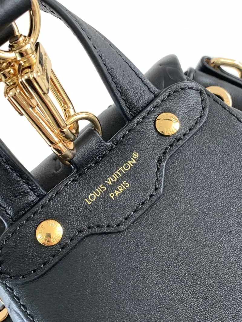 Louis Vuitton Backpacks Stretchable 43091
