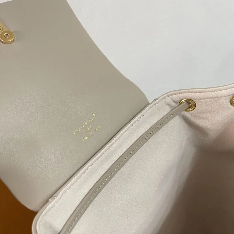 Louis Vuitton Backpacks WaterResistant 41658
