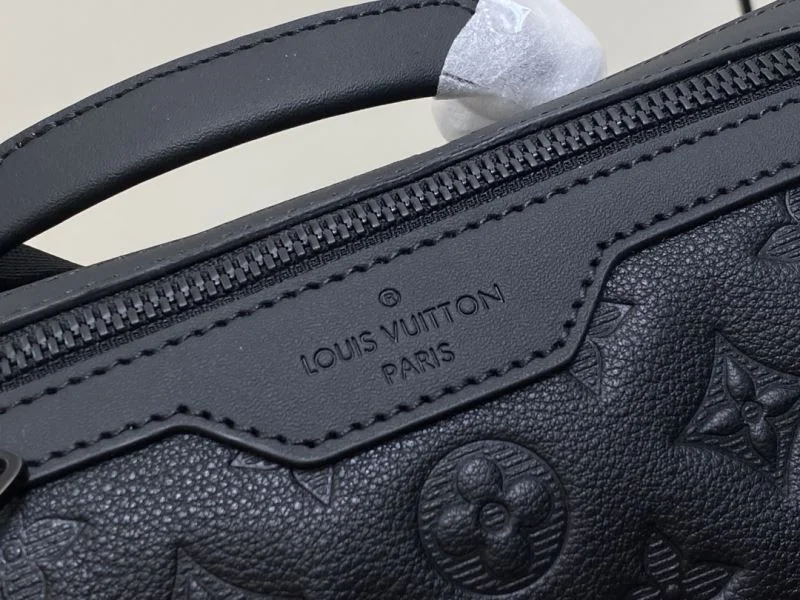Louis Vuitton Backpacks Neat 41447