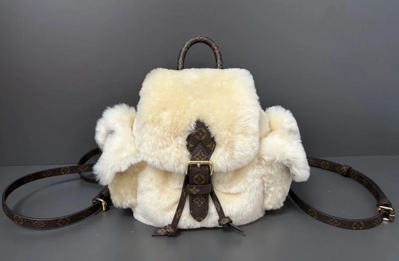 Louis Vuitton Backpacks Bold 41439