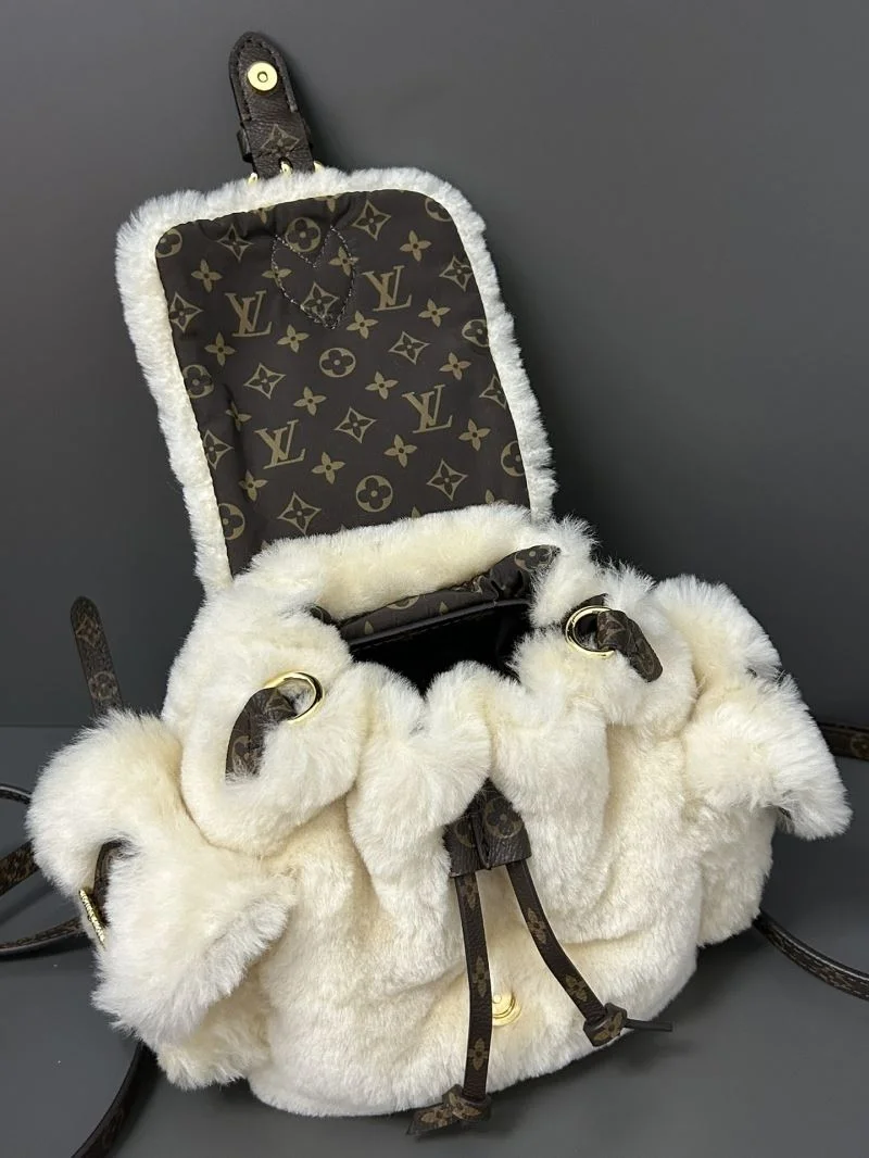 Louis Vuitton Backpacks Bold 41439