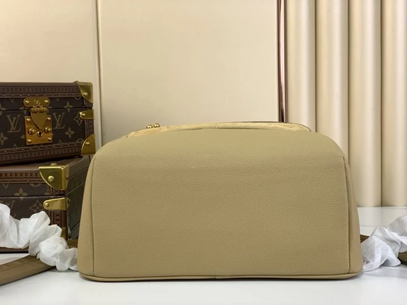 ZipUp Louis Vuitton Backpacks 41433