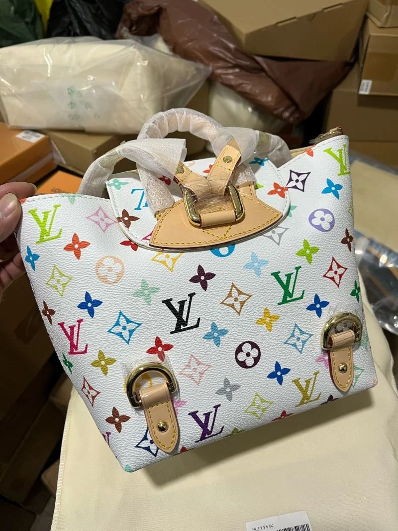 AllSeason Louis Vuitton Backpacks 41426