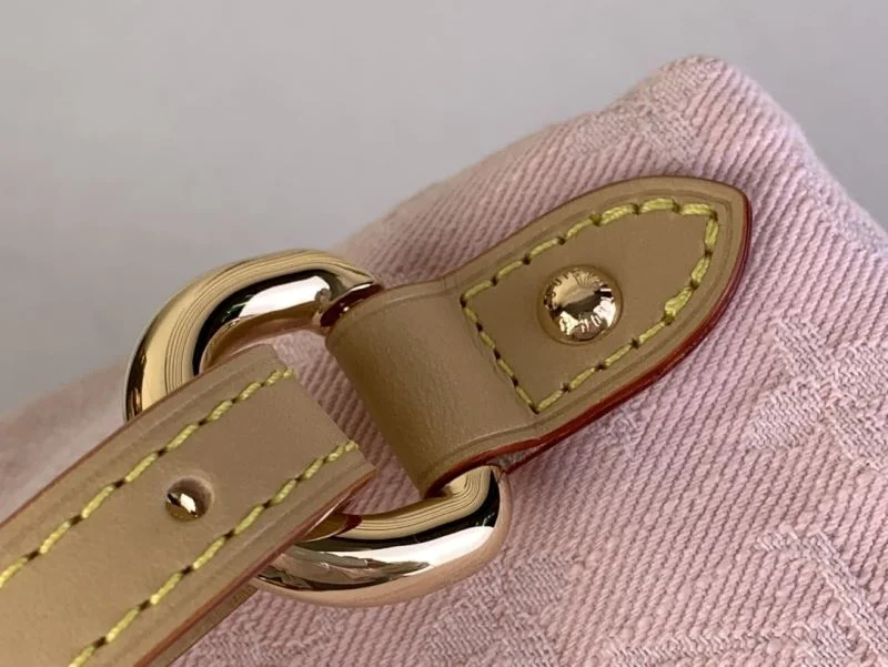 Louis Vuitton Backpacks WeatherProof 40779