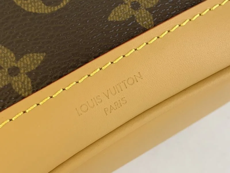 FashionForward Louis Vuitton Backpacks 40784