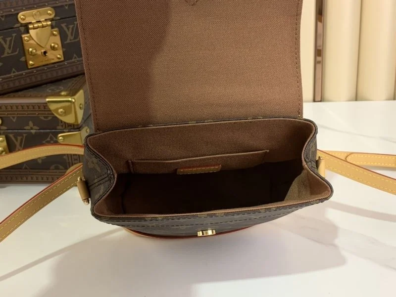 FashionForward Louis Vuitton Backpacks 40784