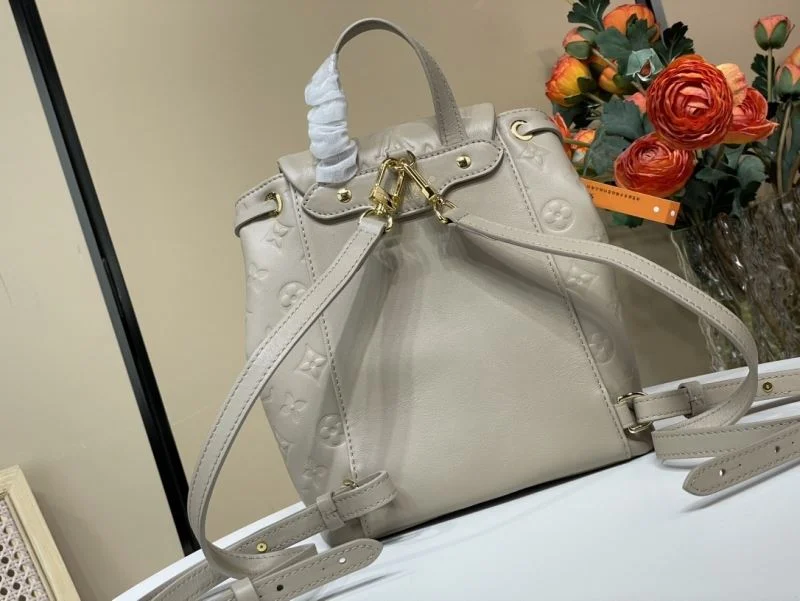 Louis Vuitton Backpacks Cozy 40782