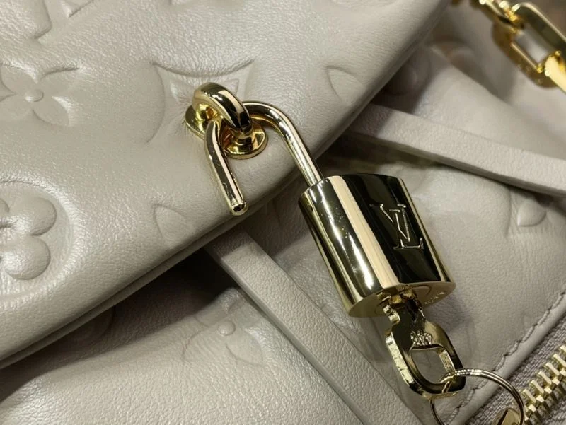 Louis Vuitton Backpacks Cozy 40782