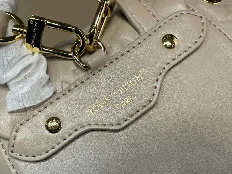 Louis Vuitton Backpacks Cozy 40782