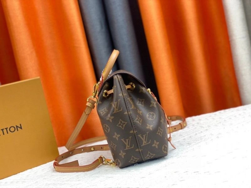 RelaxedFit Louis Vuitton Backpacks 79925