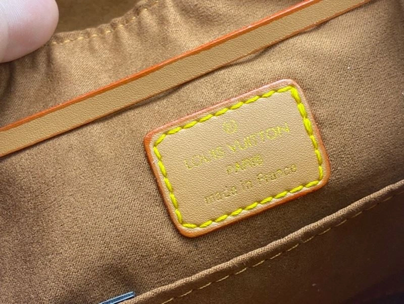 RelaxedFit Louis Vuitton Backpacks 79925
