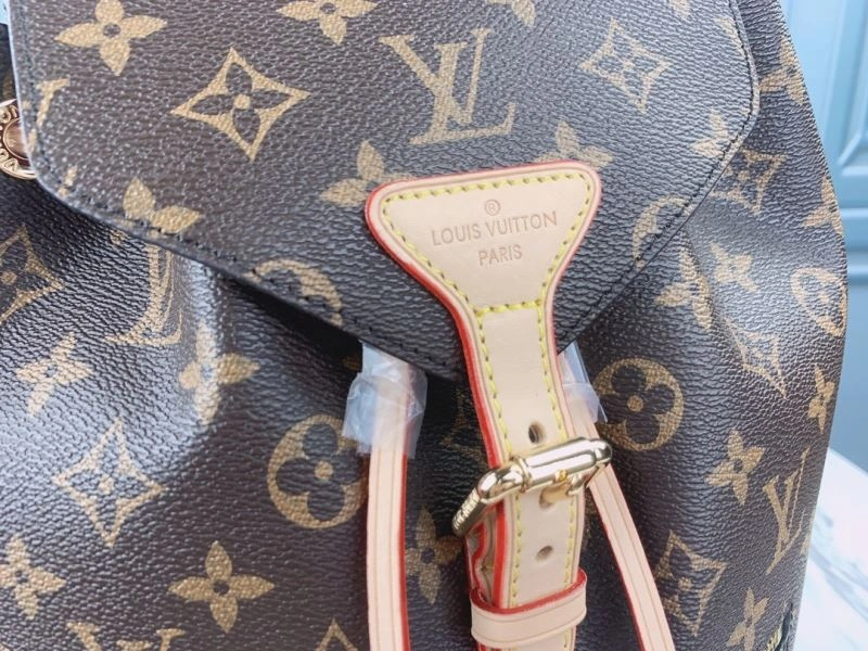 Louis Vuitton Backpacks Elegant 79936