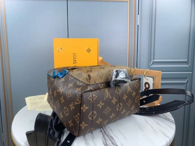 MoistureWicking Louis Vuitton Backpacks 79914