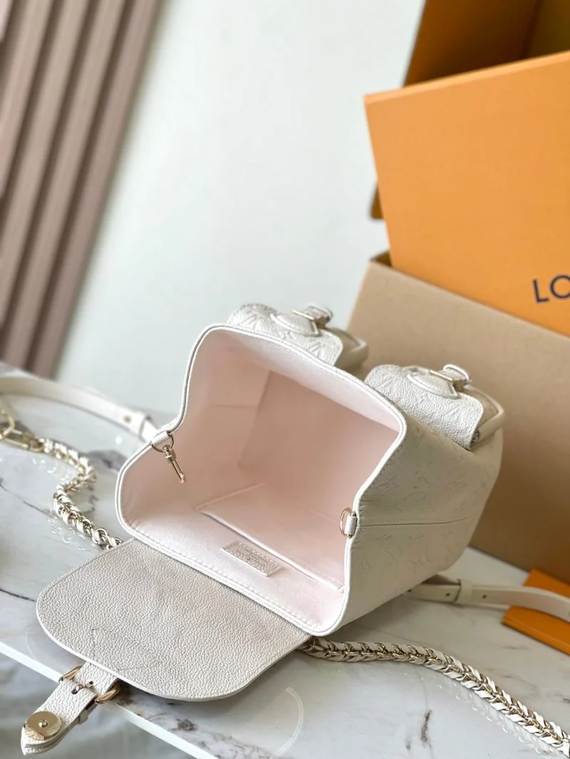Unisex Louis Vuitton Backpacks 40172