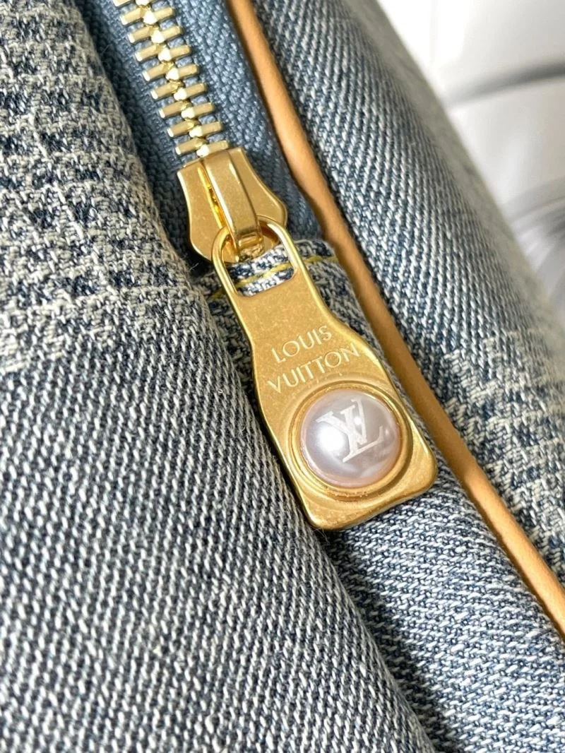 FreshLook Louis Vuitton Backpacks 40163