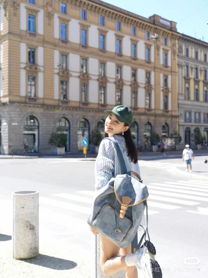 FreshLook Louis Vuitton Backpacks 40163