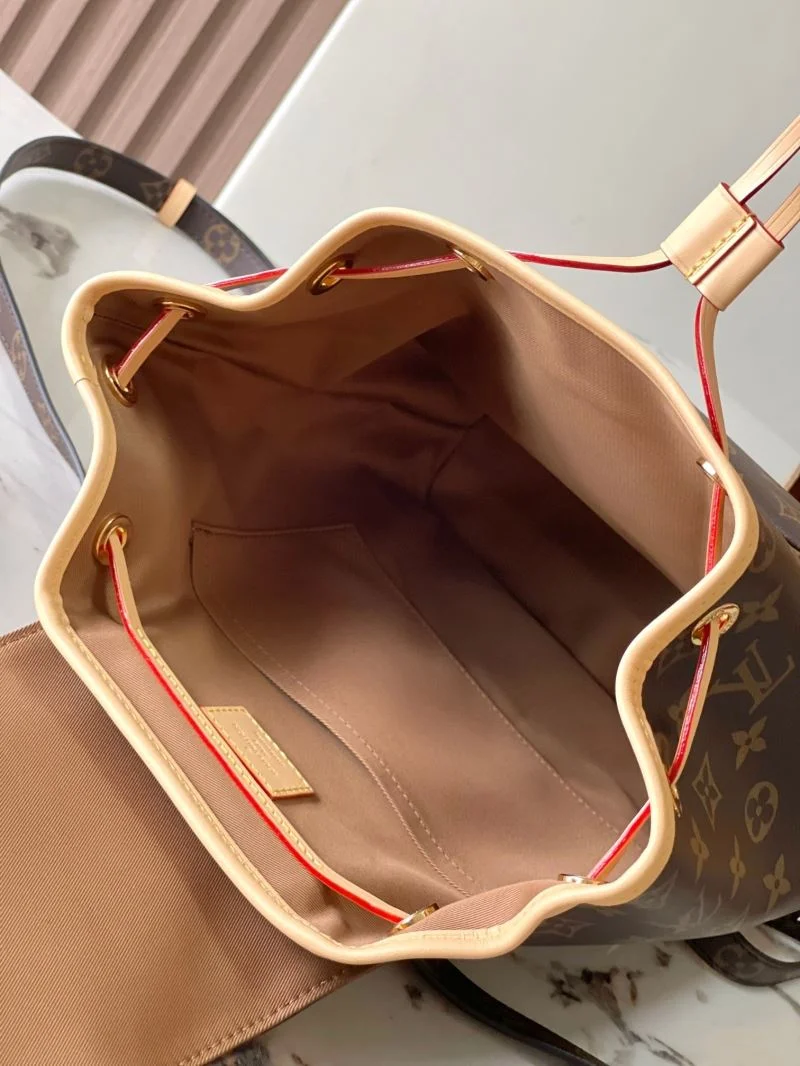 ZeroBulk Louis Vuitton Backpacks 40157