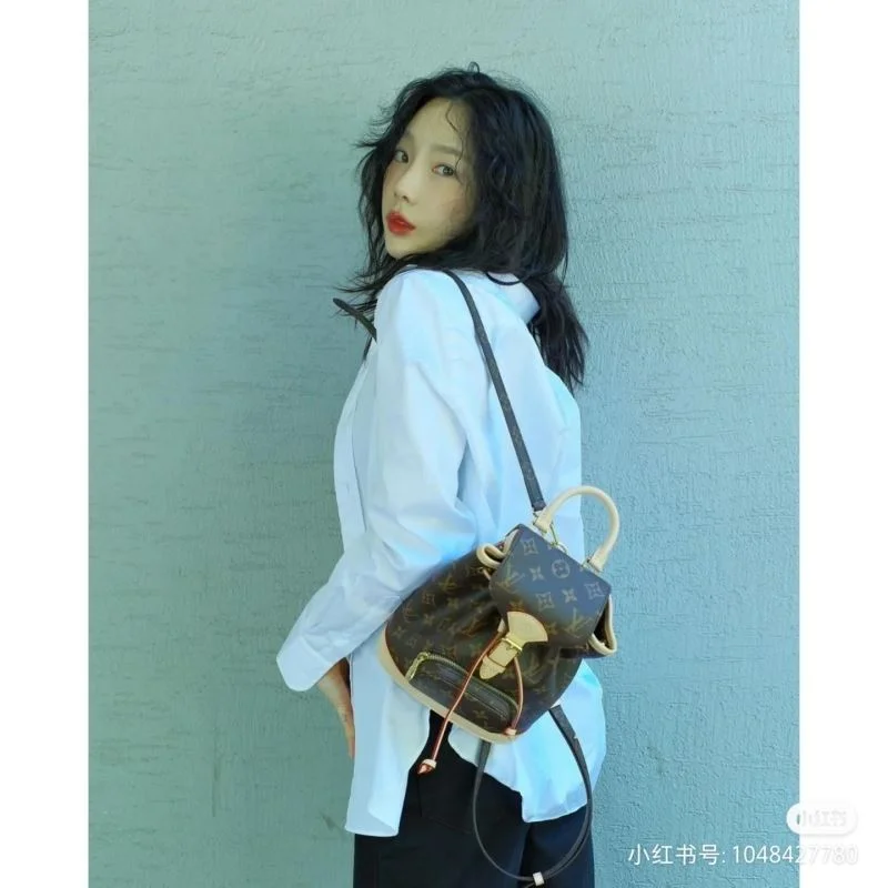 ZeroBulk Louis Vuitton Backpacks 40157