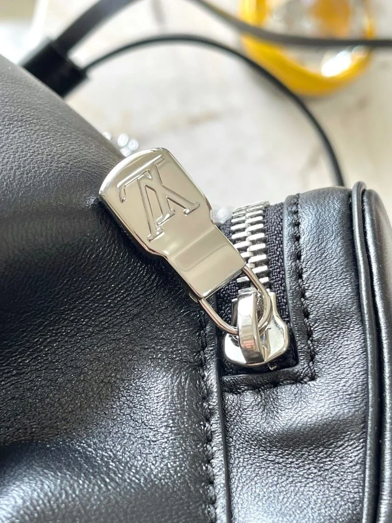Louis Vuitton Backpacks WeatherProof 40152