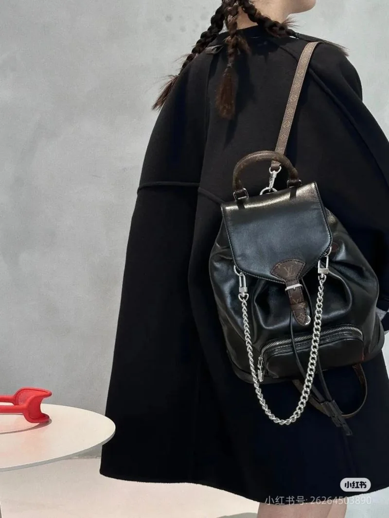 Louis Vuitton Backpacks WeatherProof 40152