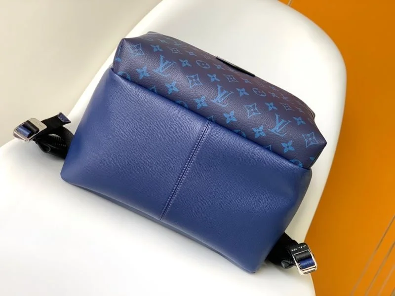 Louis Vuitton Backpacks Unisex 39308