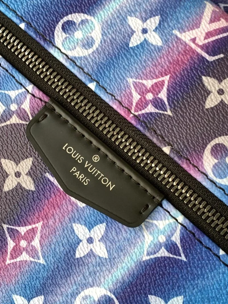 Chic Louis Vuitton Backpacks 39302