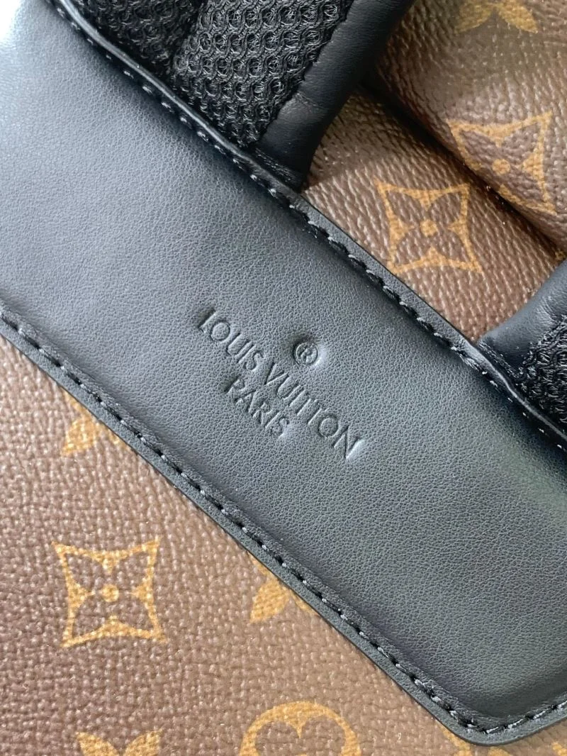 Louis Vuitton Backpacks Stretchable 39303