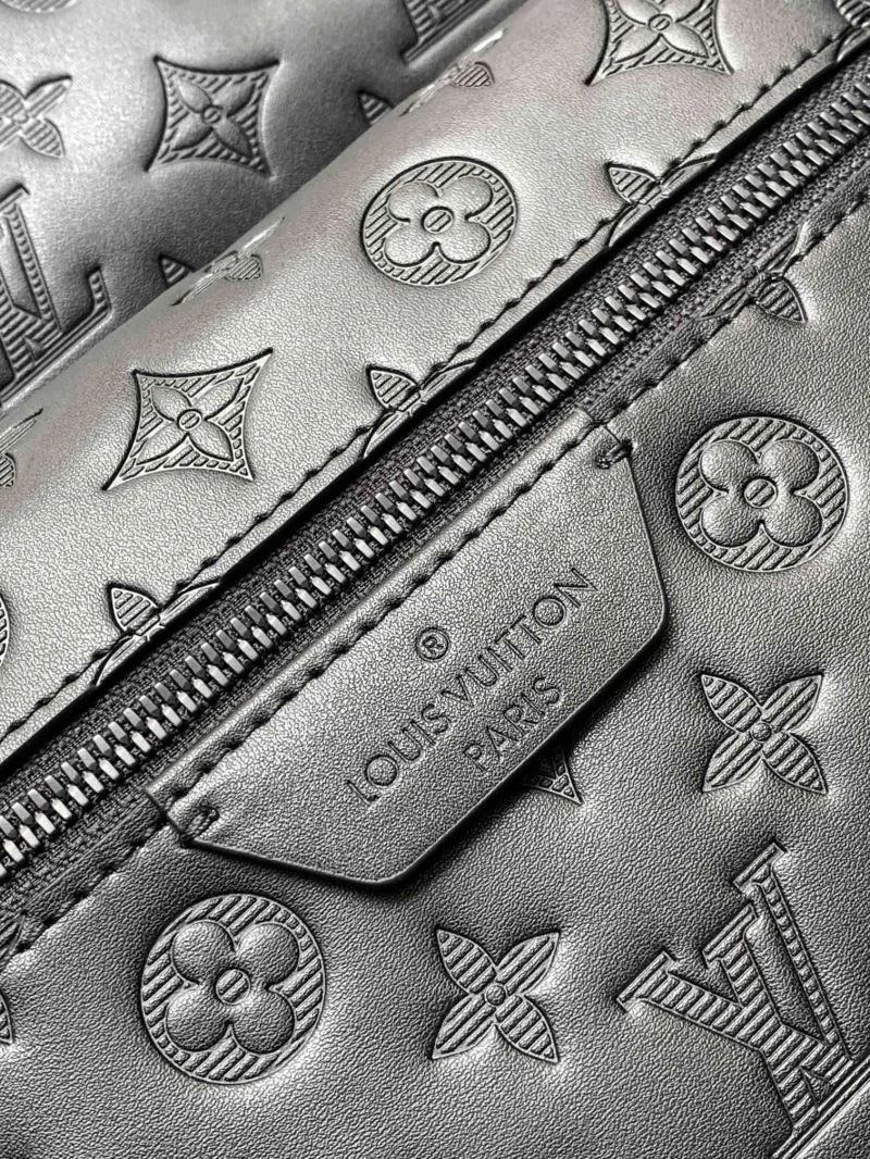 Louis Vuitton Backpacks FashionForward 39300