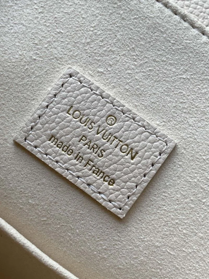 FashionForward Louis Vuitton Backpacks 38926