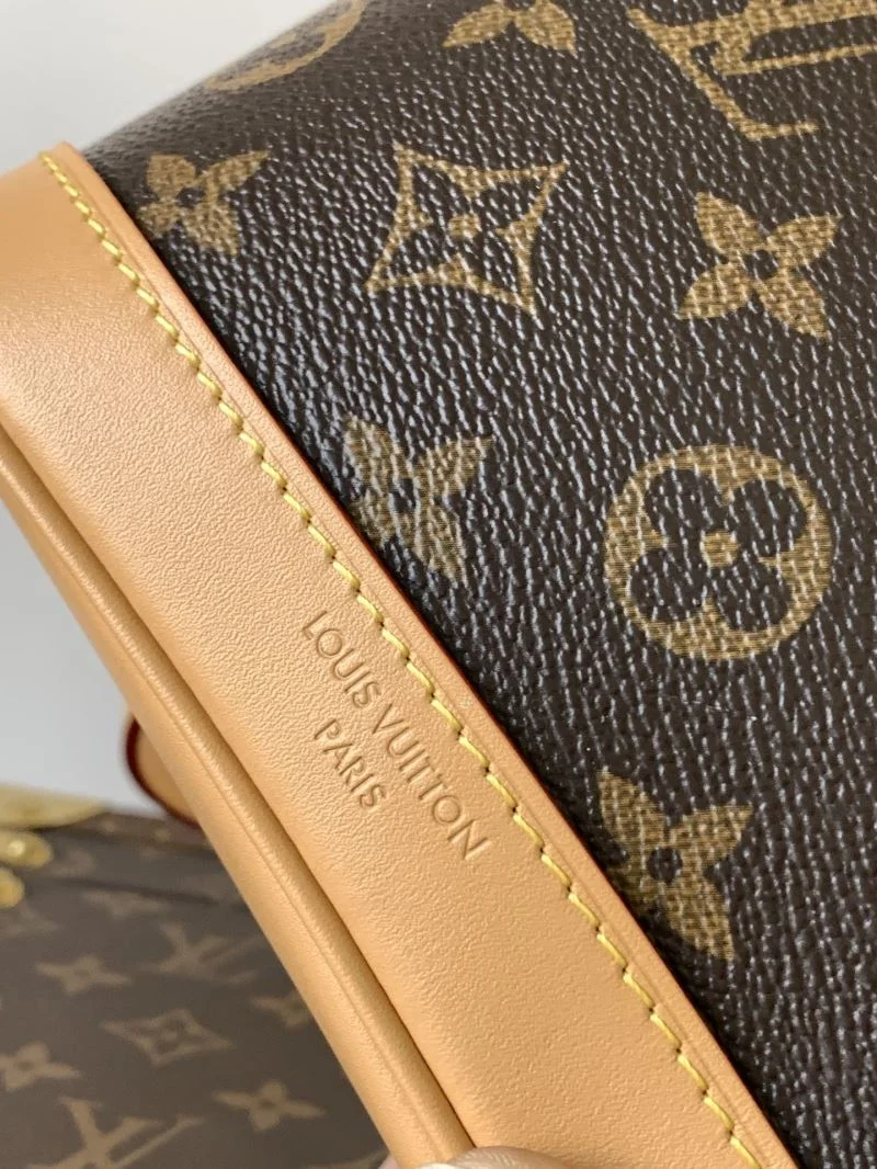 Louis Vuitton Backpacks Effortless 38940