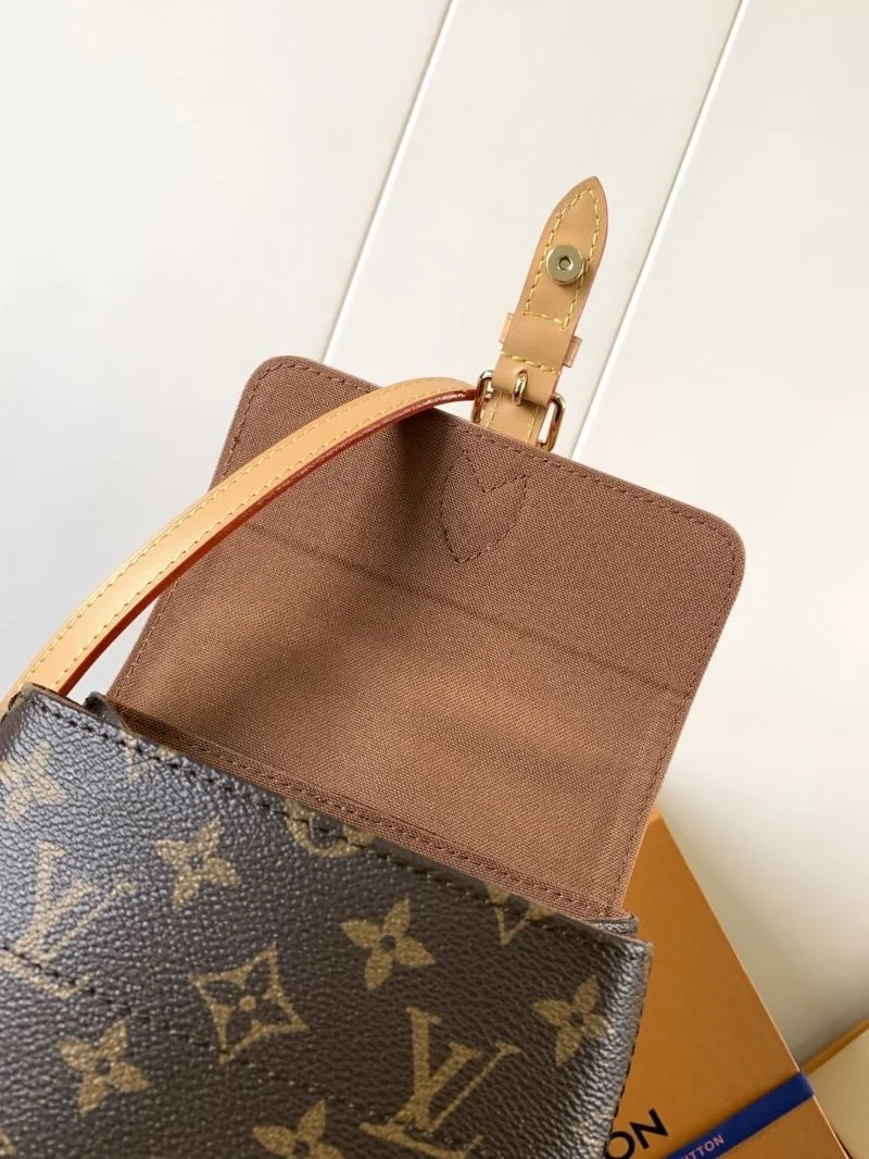 Louis Vuitton Backpacks Effortless 38940