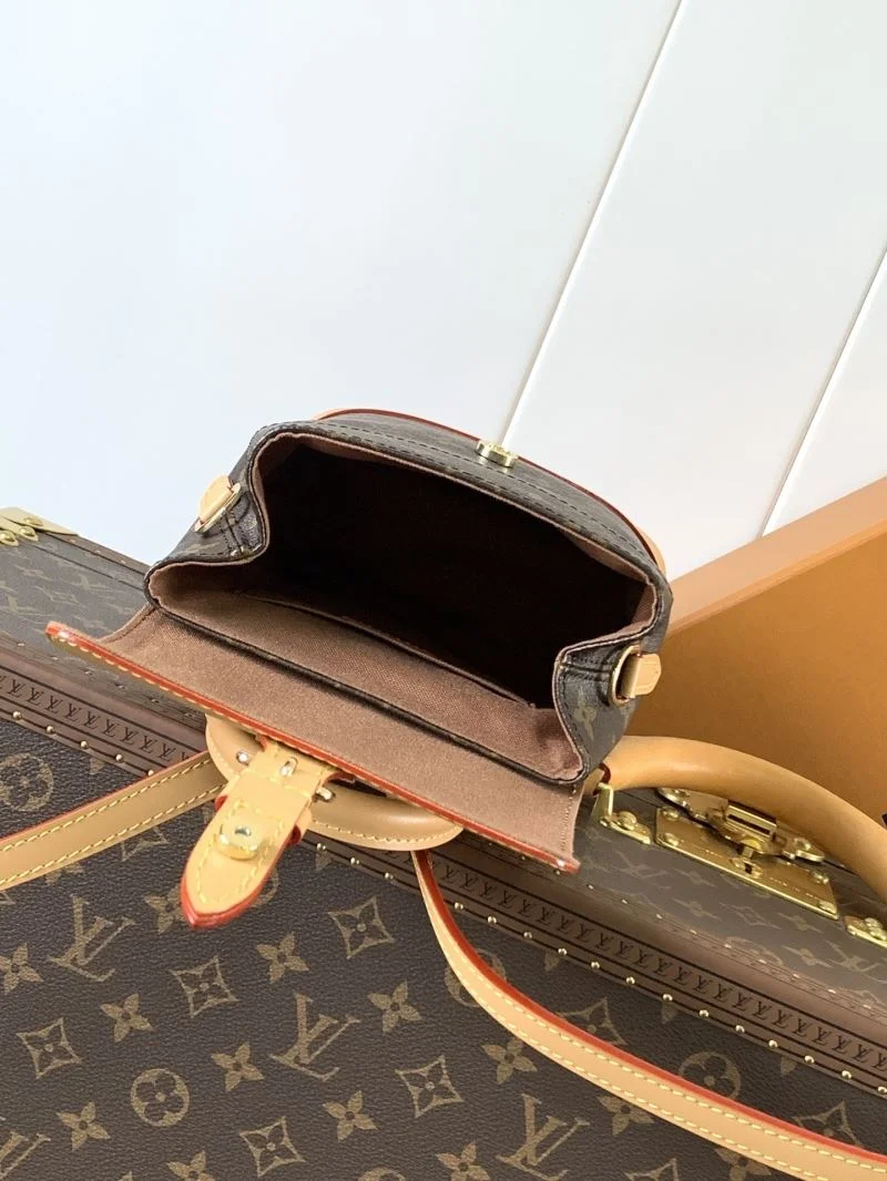 Louis Vuitton Backpacks Effortless 38940