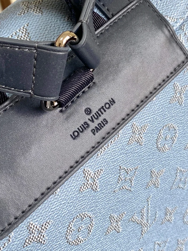 Louis Vuitton Backpacks Compact 38923
