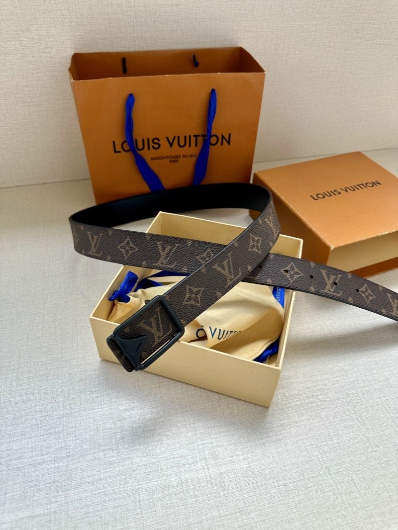 Bright Louis Vuitton Belts 299077