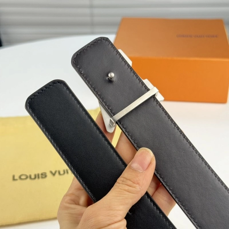 Compact Louis Vuitton Belts 299043