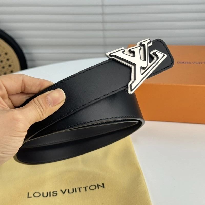 Compact Louis Vuitton Belts 299043