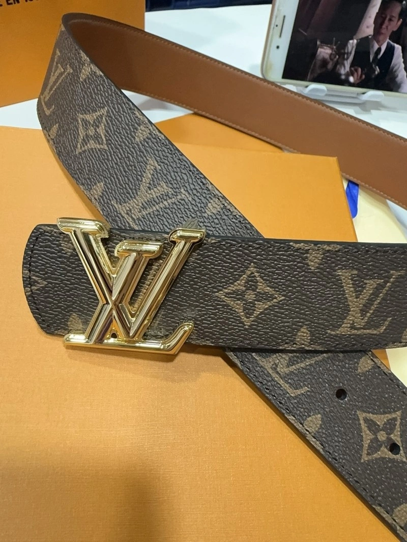 Louis Vuitton Belts Breathable 299027