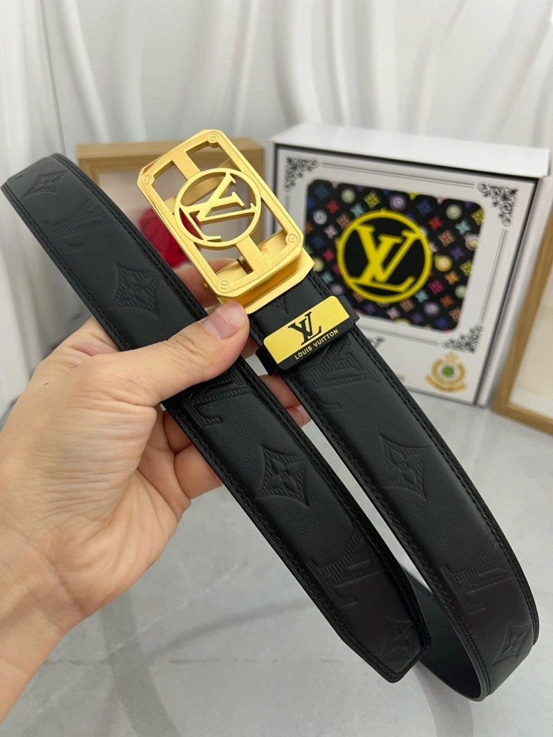 EyeCatching Louis Vuitton Belts 301803