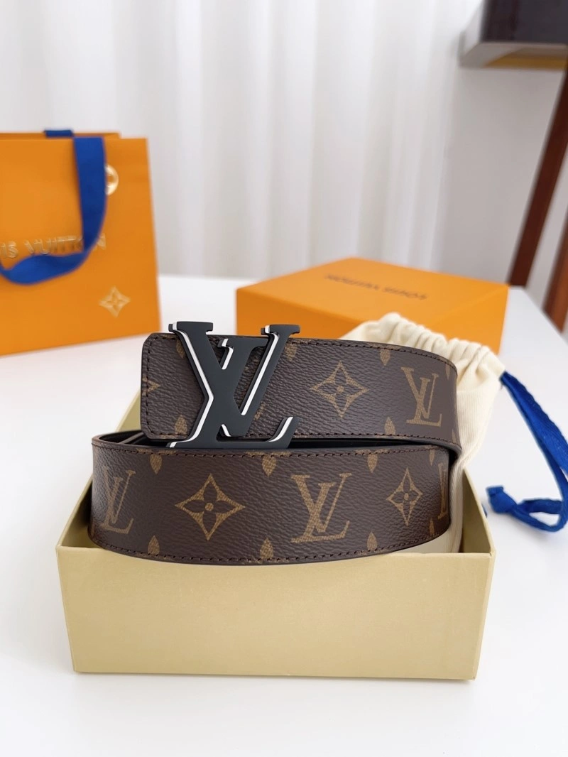 Functional Louis Vuitton Belts 301758