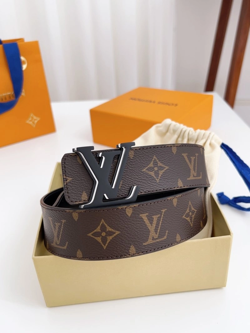 Functional Louis Vuitton Belts 301758