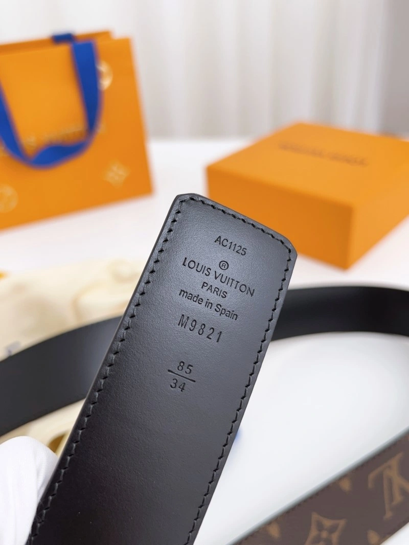 Functional Louis Vuitton Belts 301758