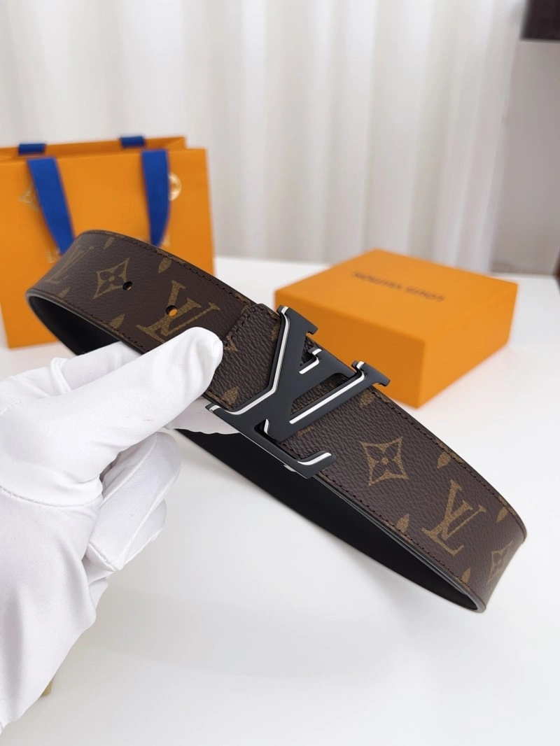 Functional Louis Vuitton Belts 301758