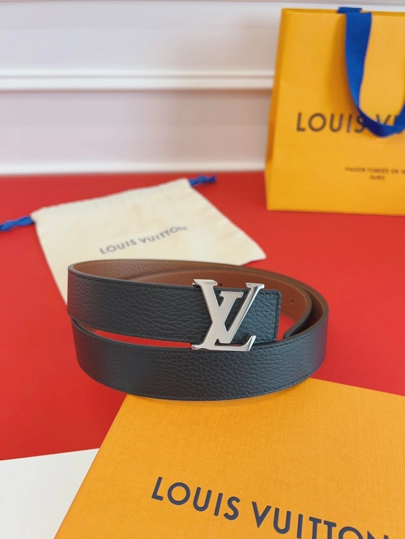 Effortless Louis Vuitton Belts 301717