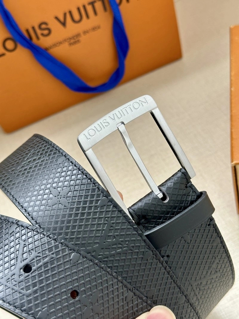 Packable Louis Vuitton Belts 301701