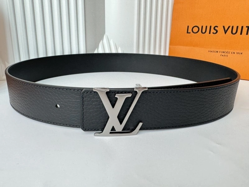 Minimalist Louis Vuitton Belts 301543